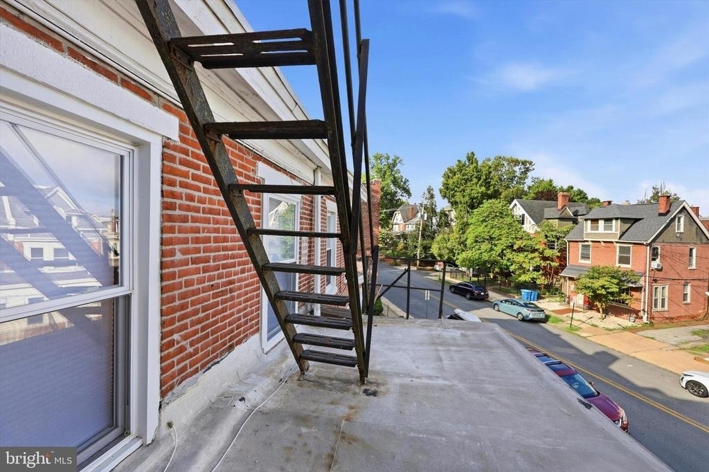 1412 Delaware Avenue - Photo 13