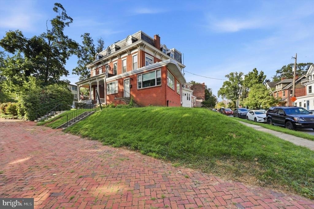 1412 Delaware Avenue - Photo 14