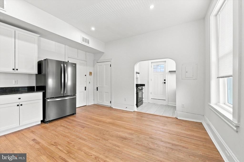 1412 Delaware Avenue - Photo 2