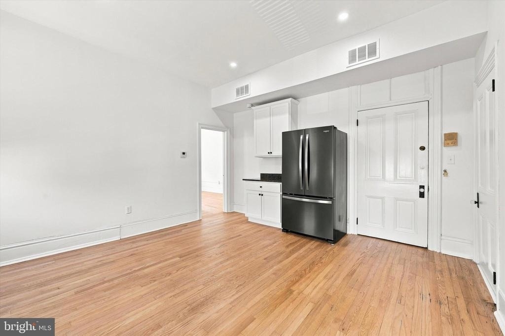 1412 Delaware Avenue - Photo 3