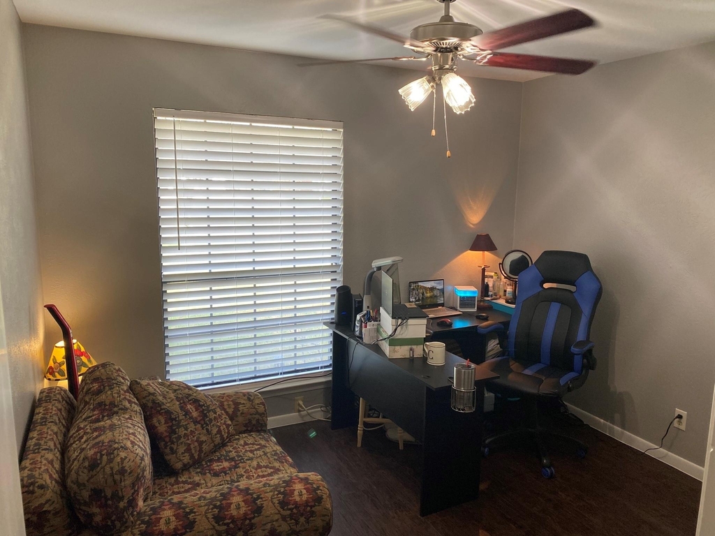 1305 E Main St - Photo 12