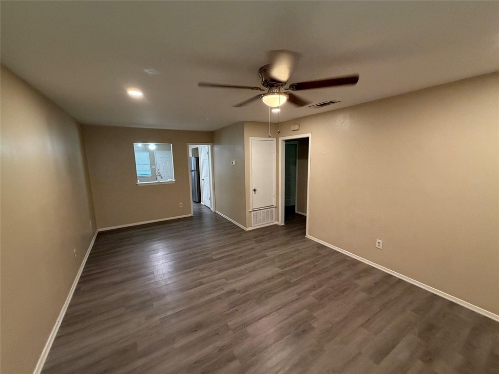 6904 Millrace Dr - Photo 2
