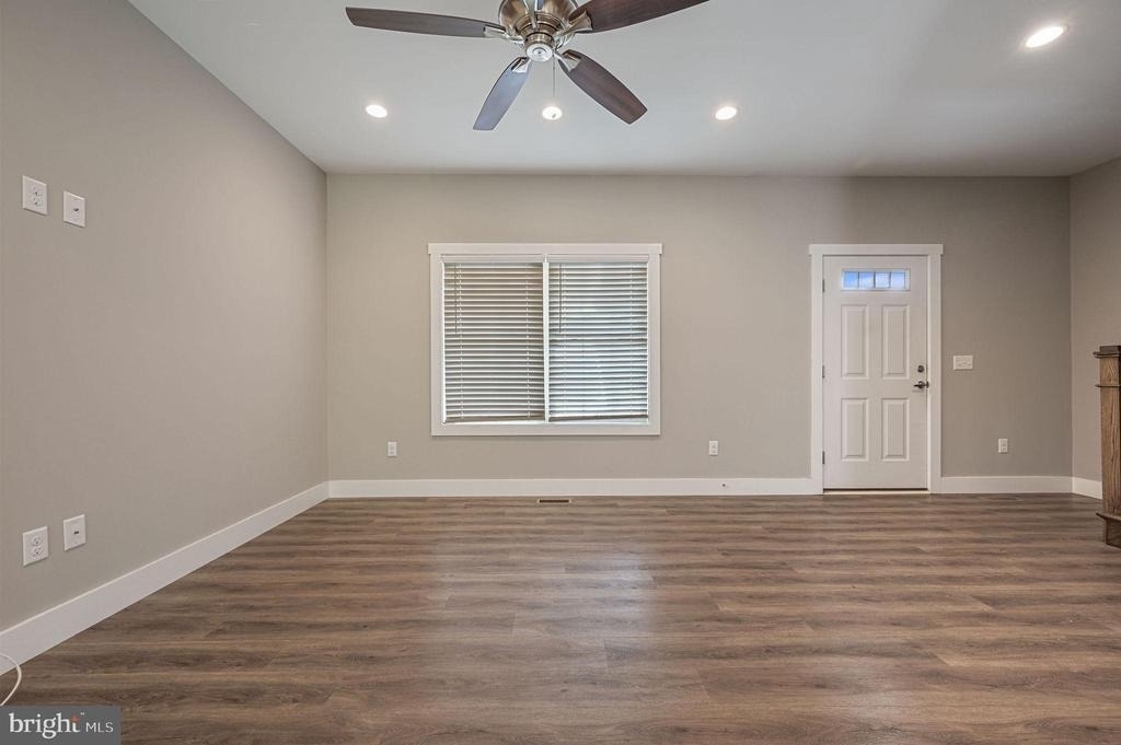 122 N West Street - Photo 4