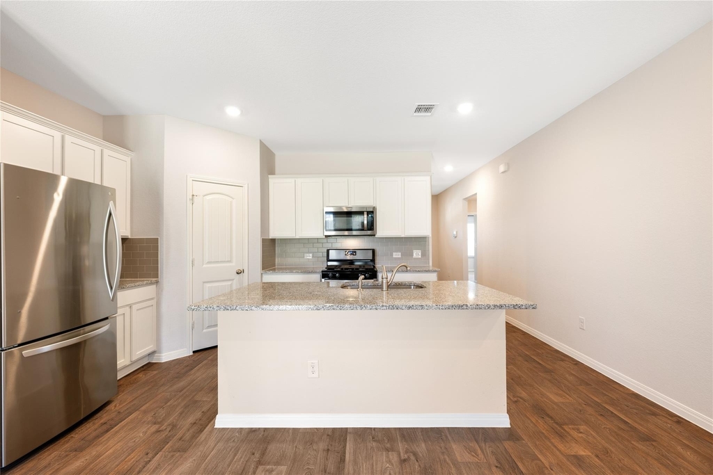 19521 Ann Richards Ave - Photo 5