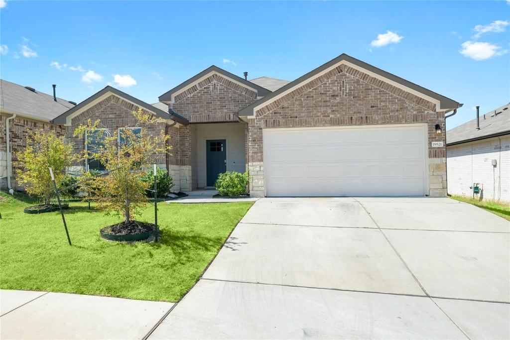 19521 Ann Richards Ave - Photo 0