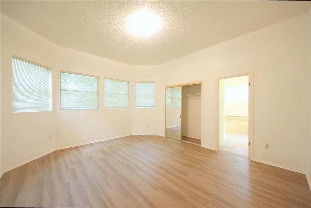 8200 Cahill Dr - Photo 10