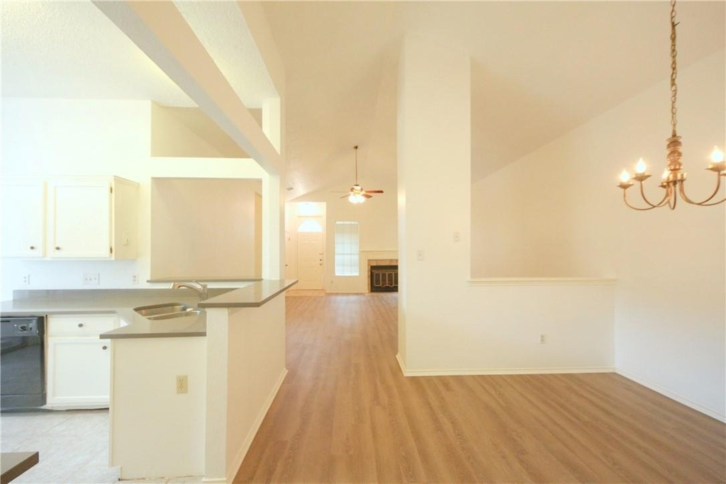 8200 Cahill Dr - Photo 9