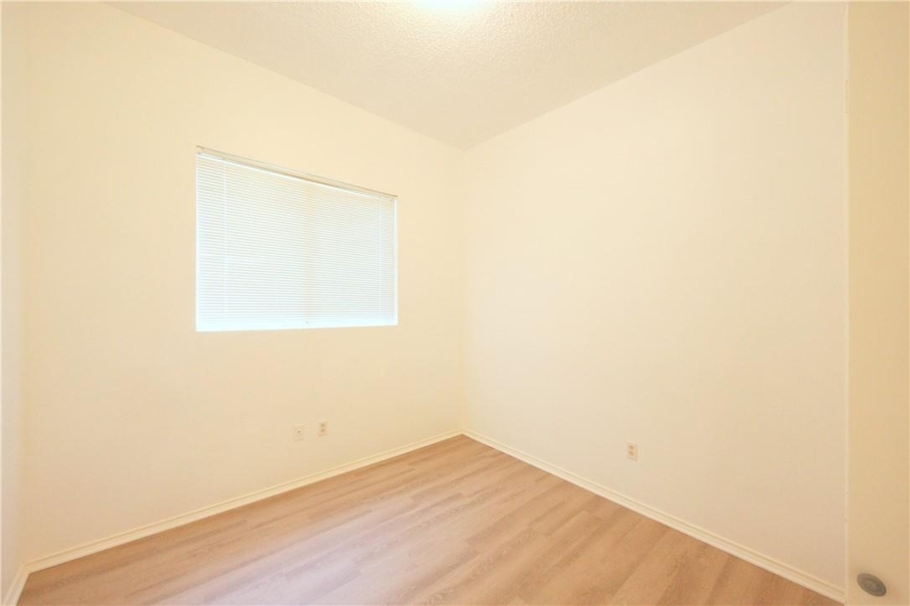 8200 Cahill Dr - Photo 18