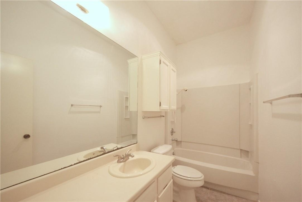 8200 Cahill Dr - Photo 14