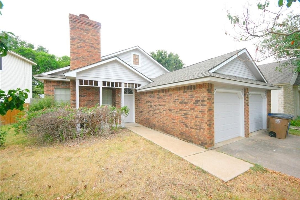8200 Cahill Dr - Photo 0