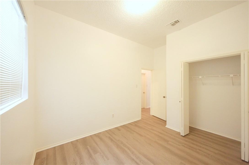 8200 Cahill Dr - Photo 17