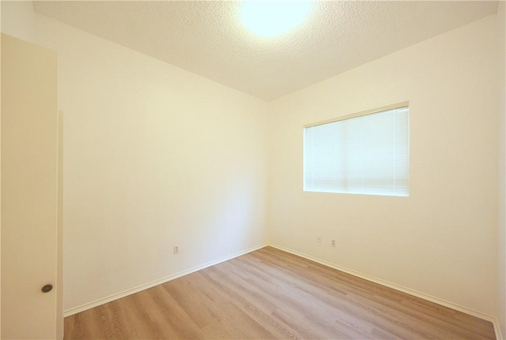 8200 Cahill Dr - Photo 16