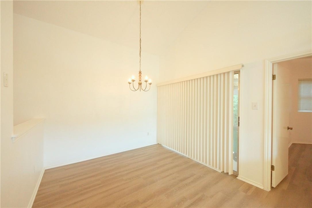 8200 Cahill Dr - Photo 5