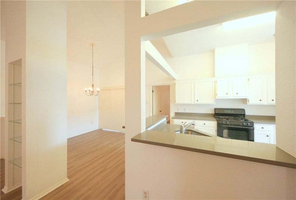 8200 Cahill Dr - Photo 4