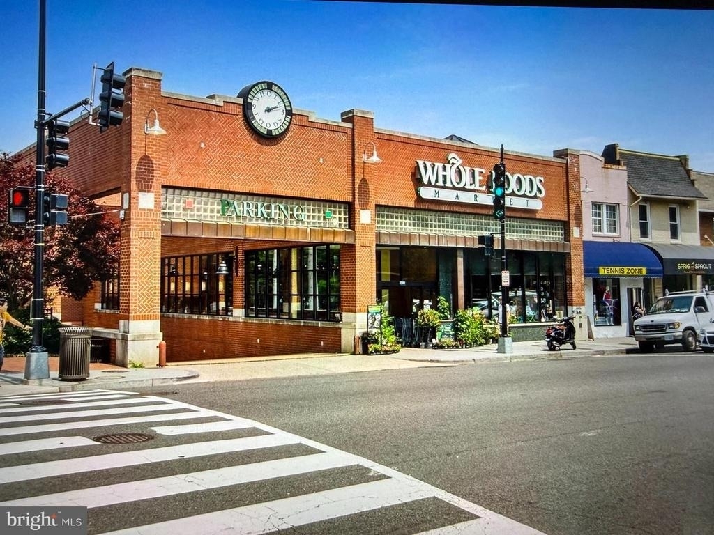 2320 Wisconsin Avenue Nw - Photo 16