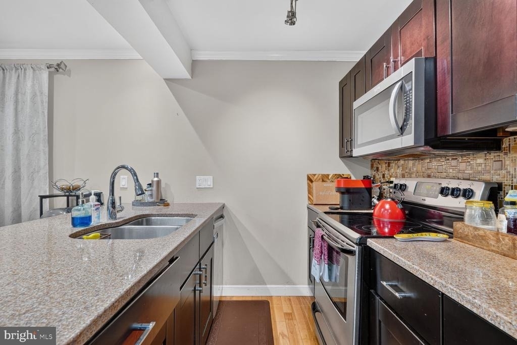 2911 8th Street Se - Photo 8