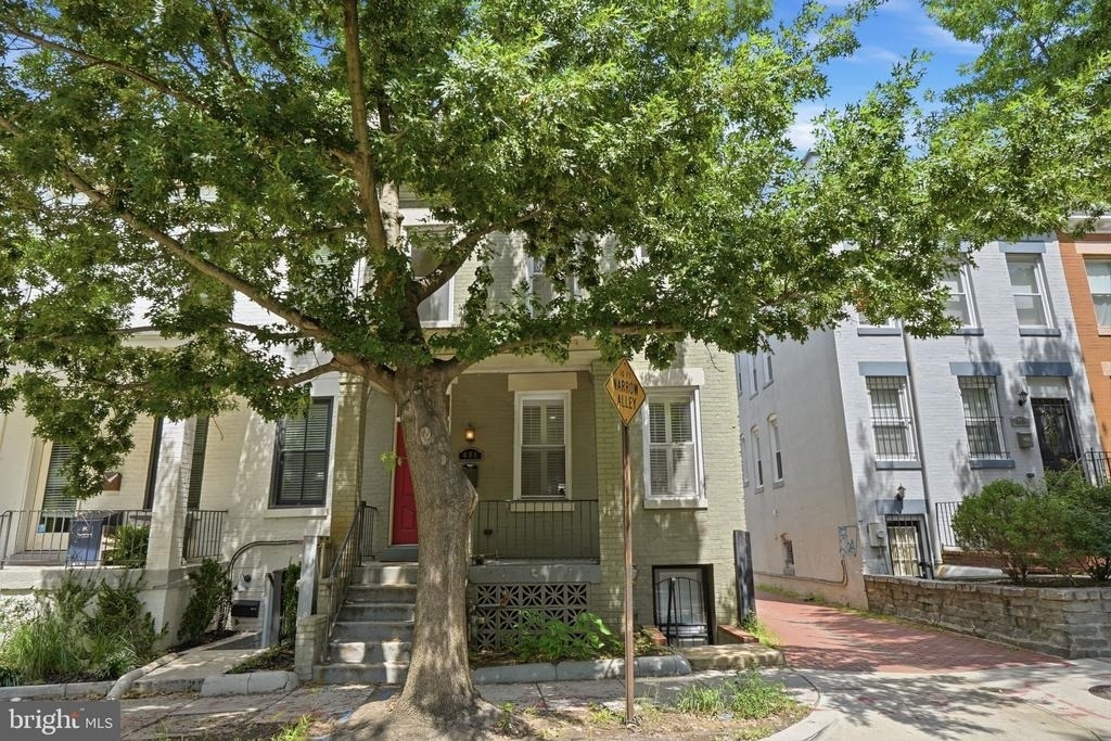 601 Kenyon Street Nw - Photo 1