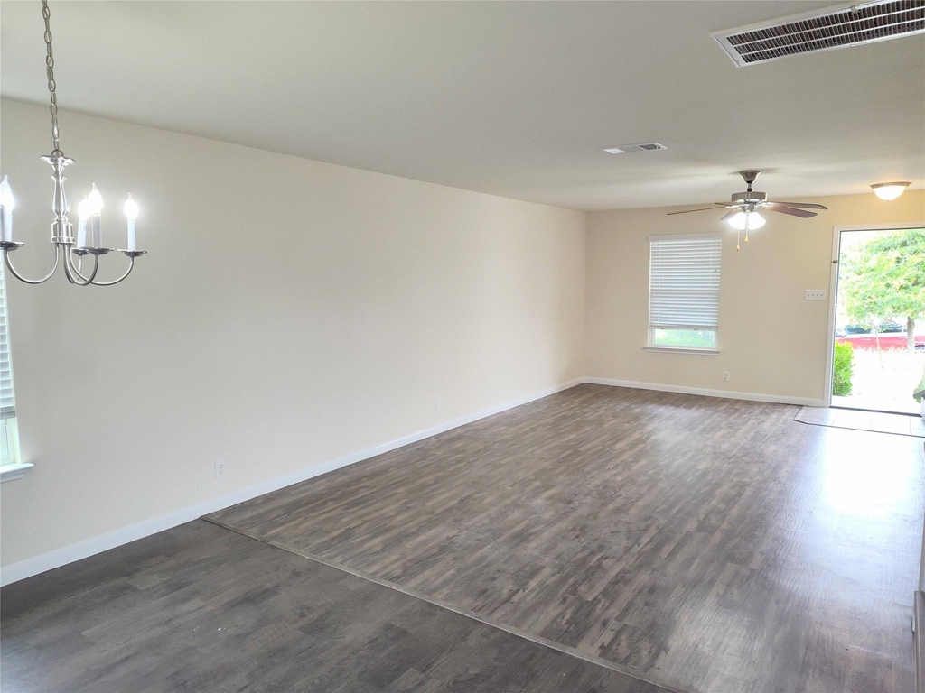 103 Hawkins Ct - Photo 1