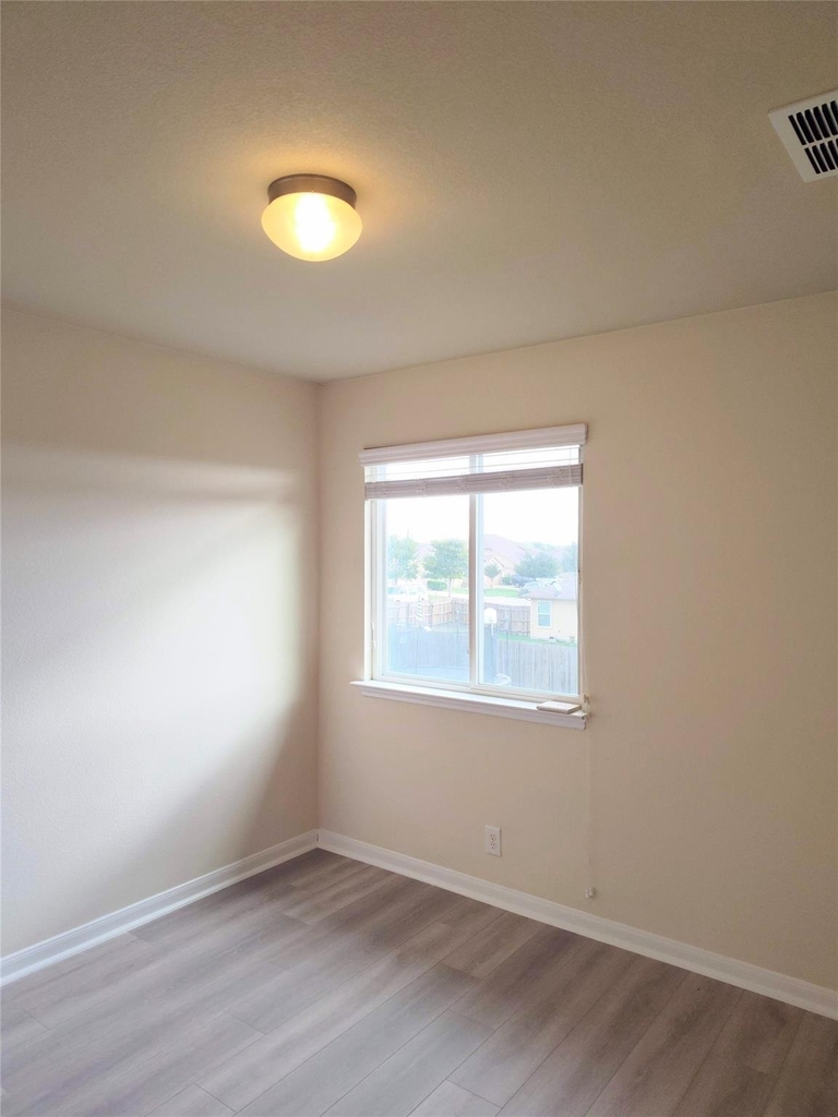 103 Hawkins Ct - Photo 13
