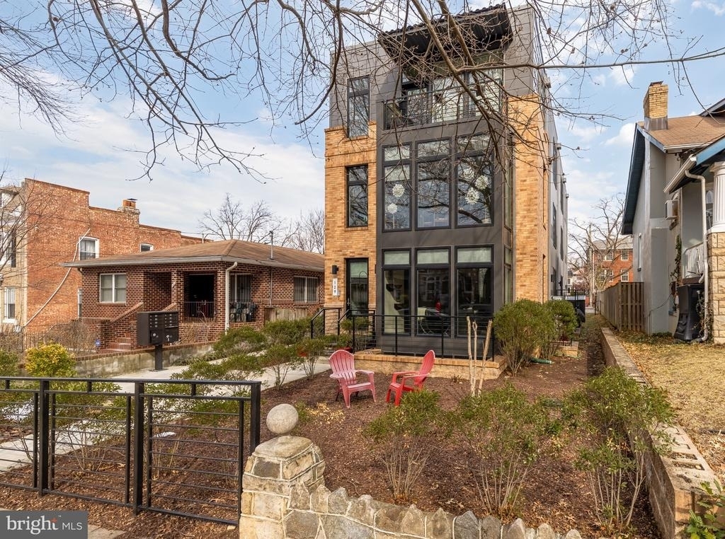129 Varnum Street Nw - Photo 4