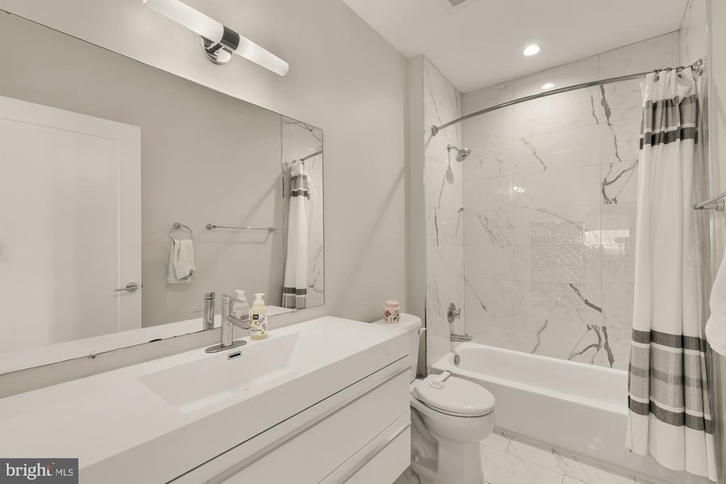 129 Varnum Street Nw - Photo 32