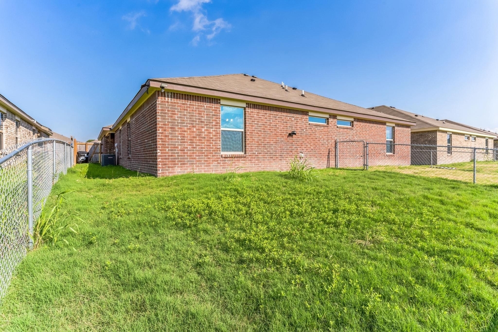2416 Alterman Dr - Photo 14