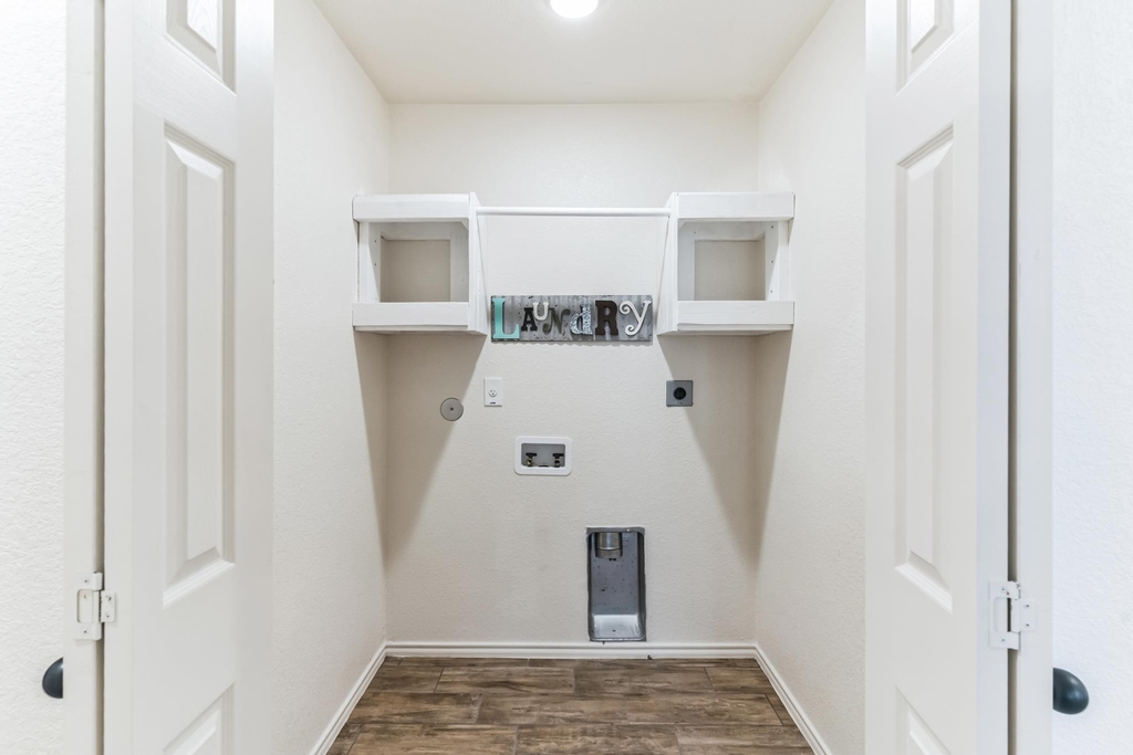 2416 Alterman Dr - Photo 11