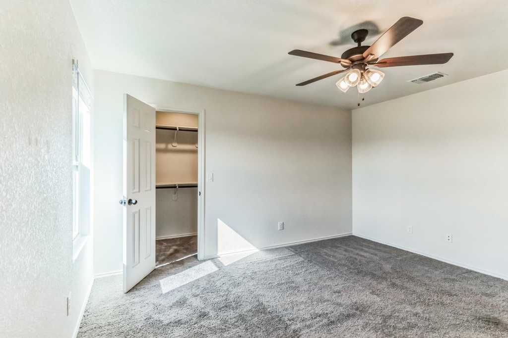2416 Alterman Dr - Photo 8