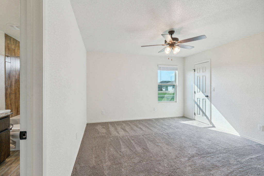 2416 Alterman Dr - Photo 7