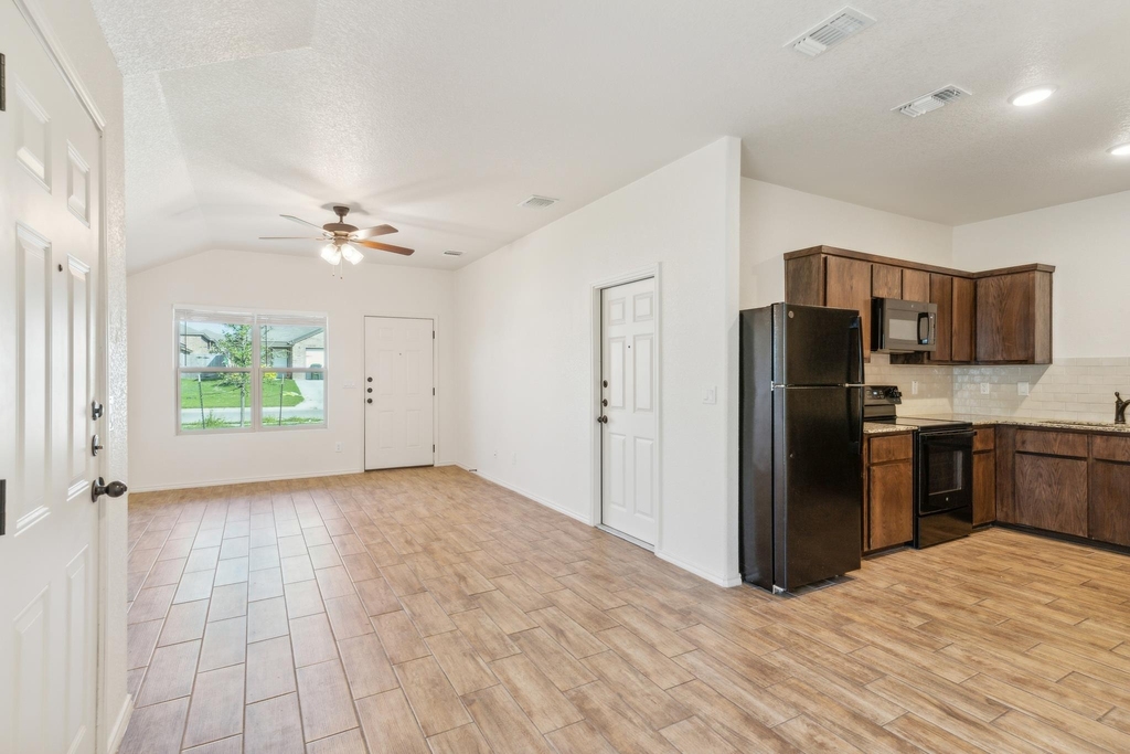 2416 Alterman Dr - Photo 12
