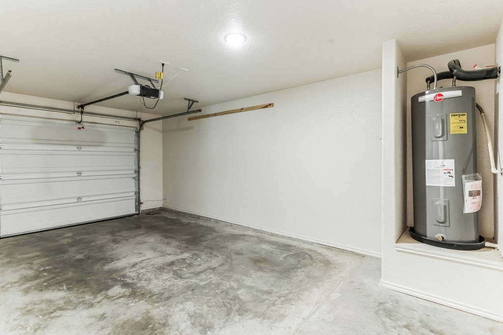 2416 Alterman Dr - Photo 13