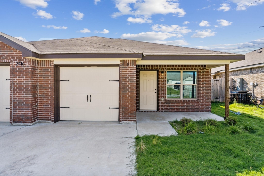 2416 Alterman Dr - Photo 0