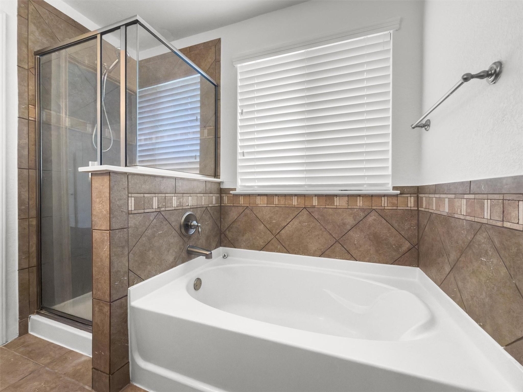 1049 Regency Ln - Photo 13