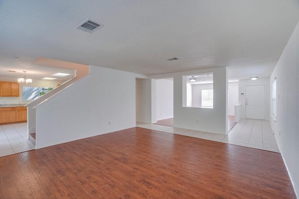 2602 Stapleford Dr - Photo 4