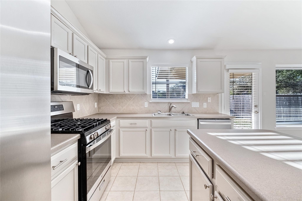 2328 Pearson Way - Photo 34