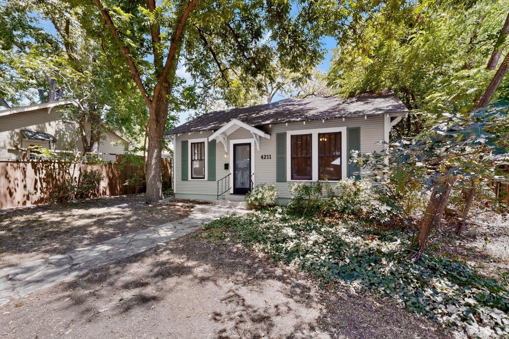 4211 Avenue B - Photo 2