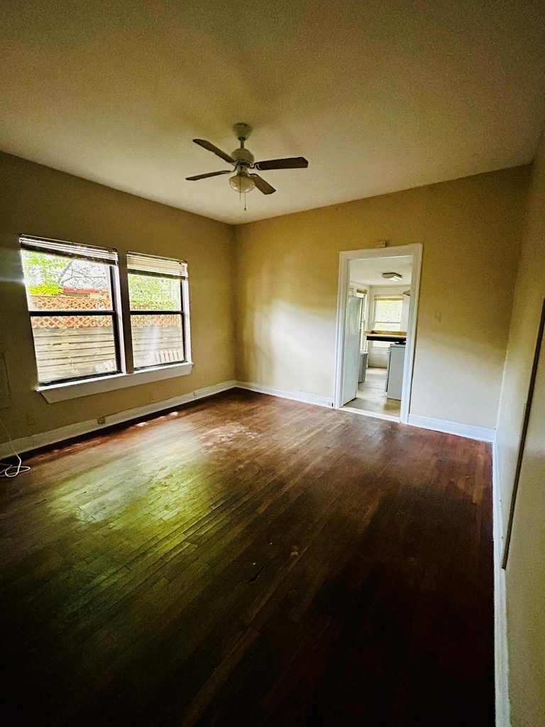 615 W 31st St - Photo 7