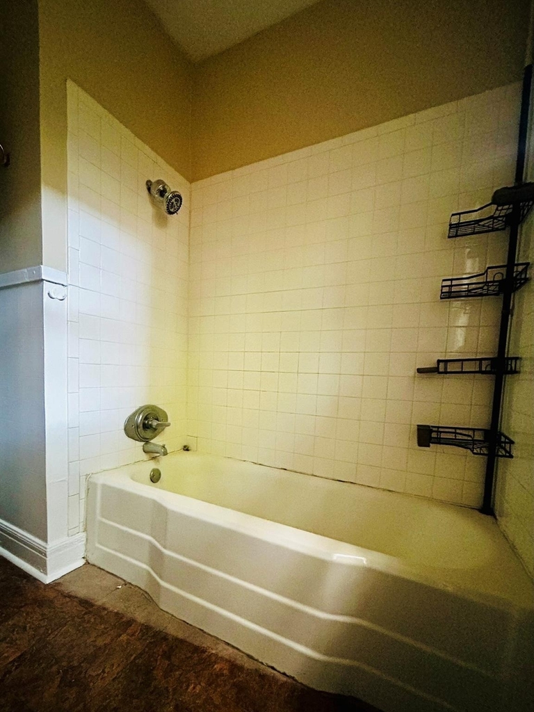 615 W 31st St - Photo 6