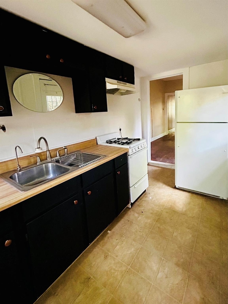615 W 31st St - Photo 13