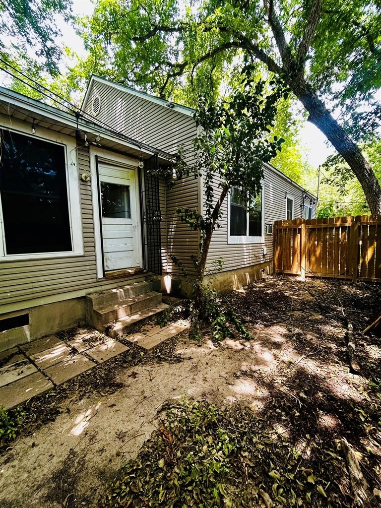 615 W 31st St - Photo 15