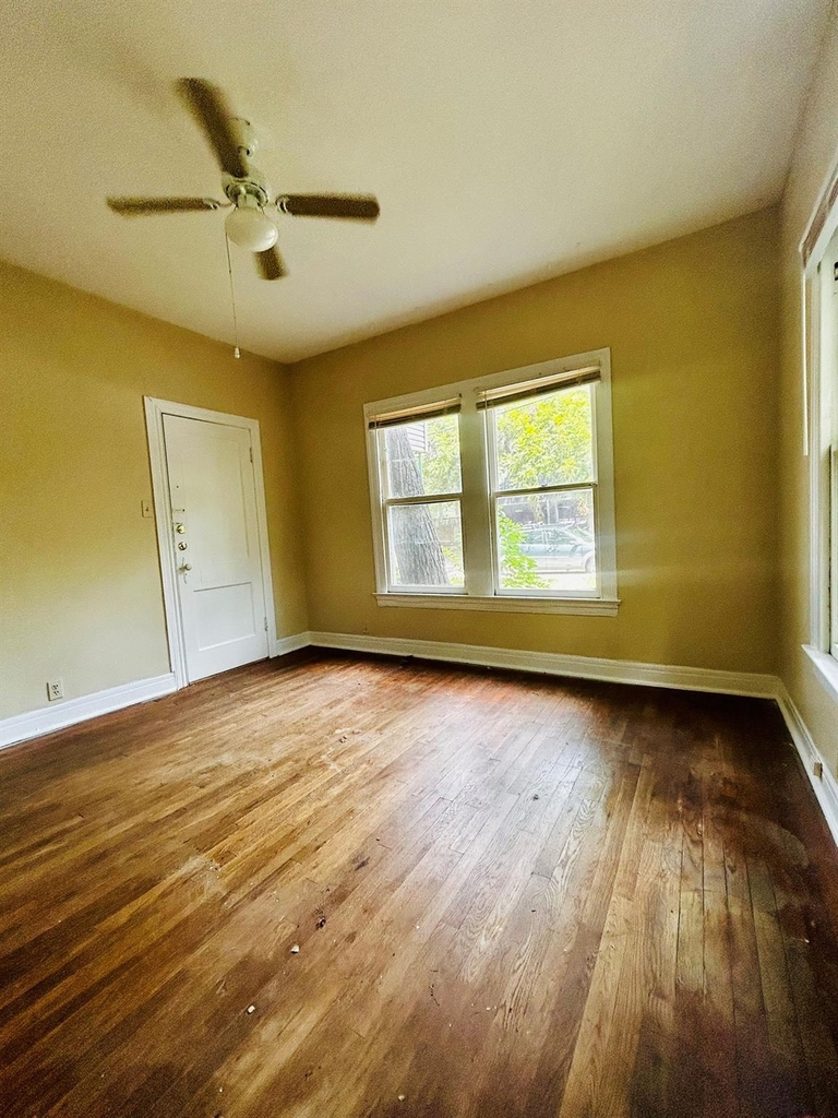 615 W 31st St - Photo 3