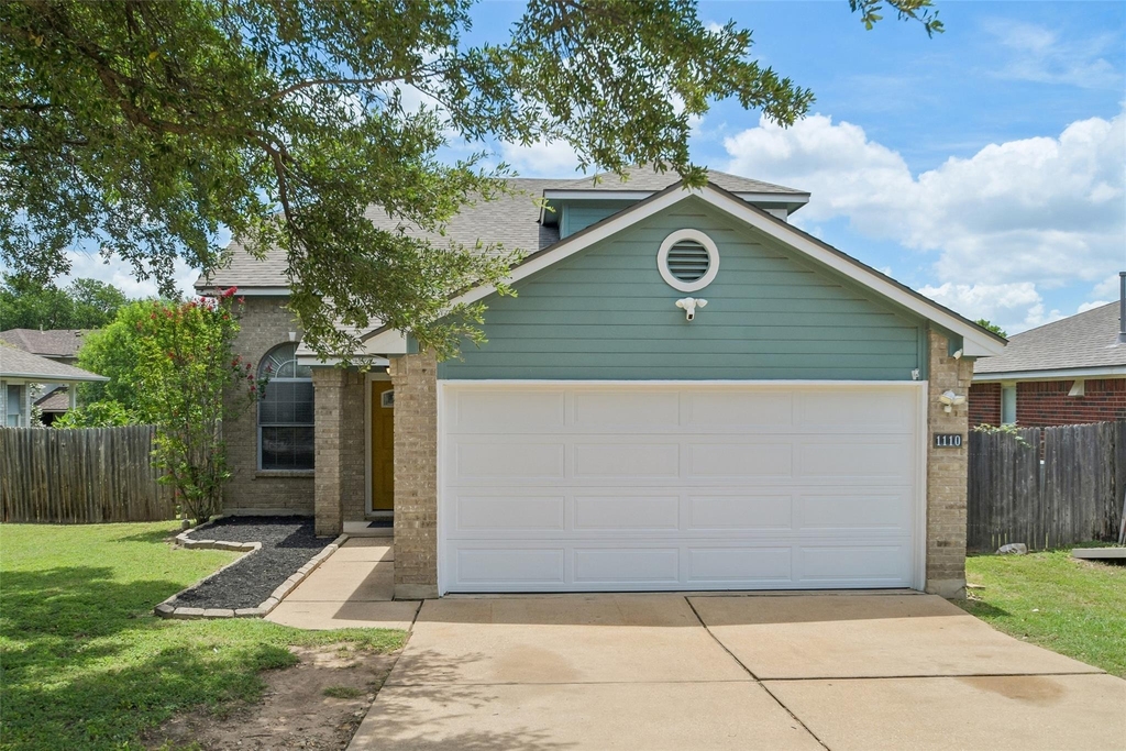 1110 Brashear Ln - Photo 0