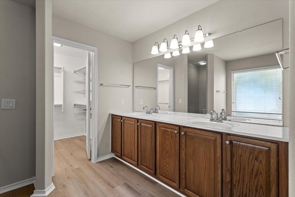 2808 Barefoot Ln - Photo 9