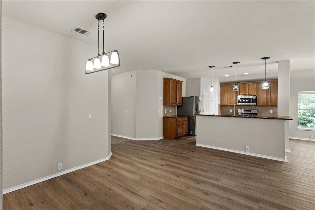 2808 Barefoot Ln - Photo 3