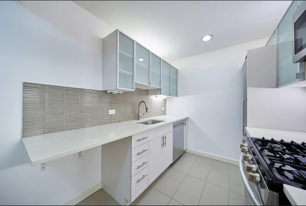 222 East 111th Street - Photo 5