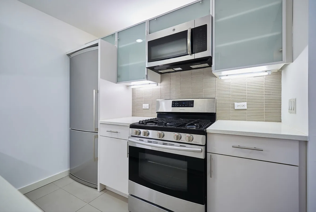 222 East 111th Street - Photo 4