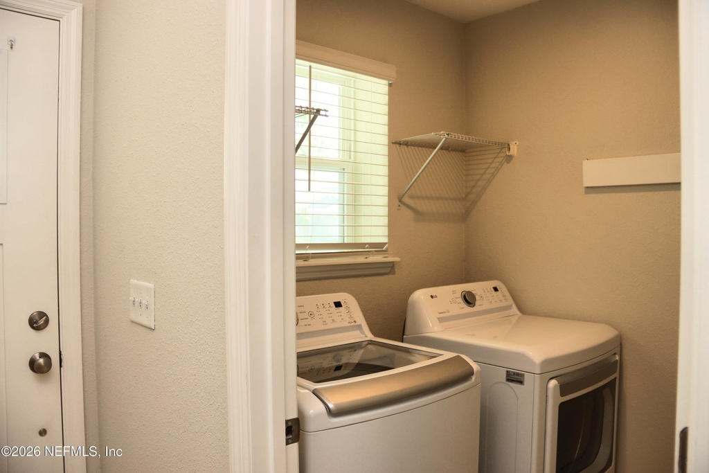 13184 Holsinger Boulevard - Photo 7