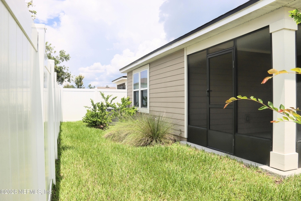 13184 Holsinger Boulevard - Photo 39