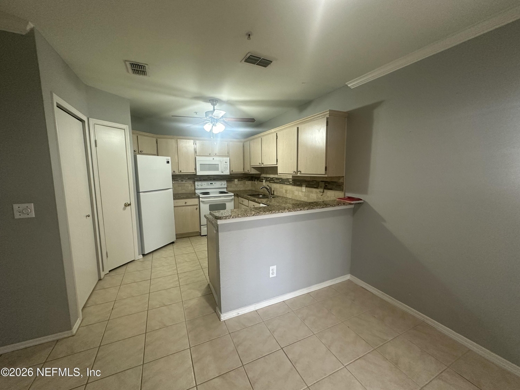 1701 The Greens Way - Photo 14