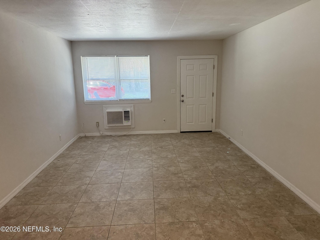 1205 Lasalle Street - Photo 2
